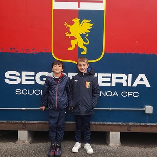 Due giovani calciatori in prova al Grifone. Nell’aria l’evoluzione della Golfo Dianese in Genoa Academy