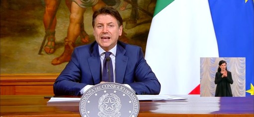 Coronavirus, Conte conferma la proroga delle restrizioni fino al 3 maggio, e sull'Europa: "Ieri un primo passo, ma spingiamo per gli Eurobond" (Video)