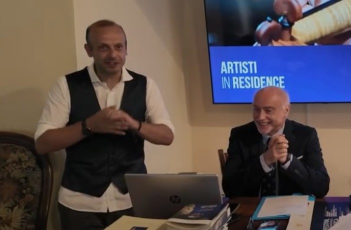 L’Antica Azienda Raineri sostiene l’estate culturale di Cervo: al via con Andrea Bajani, vincitore del Premio Strega 2025 (video) L’Antica Azienda Raineri sostiene l’estate culturale di Cervo: al via con Andrea Bajani, vincitore del Premio Strega 2025 (video)