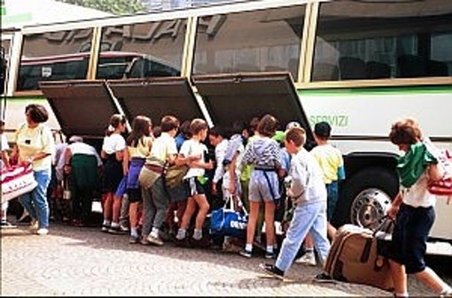 ACCADDE OGGI, 25 DICEMBRE 1985. “Guerra” tra agenzie di viaggio e scuole imperiesi per l’organizzazione delle gite scolastiche