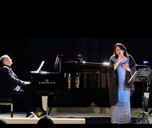Concerto del Duo soprano–pianoforte Paola Francesca Natale e Keith Goodman alle Logge di Santa Chiara di Imperia Concerto del Duo soprano–pianoforte Paola Francesca Natale e Keith Goodman alle Logge di Santa Chiara di Imperia