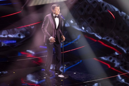 L'energia di Morandi al Festival di Sanremo: "Finché ce la faccio, voglio stare in mezzo alla gente" L'energia di Morandi al Festival di Sanremo: "Finché ce la faccio, voglio stare in mezzo alla gente"