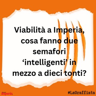 LA GRAFFIATA. Viabilità a Imperia, cosa fanno due semafori 'intelligenti' in mezzo a dieci tonti?