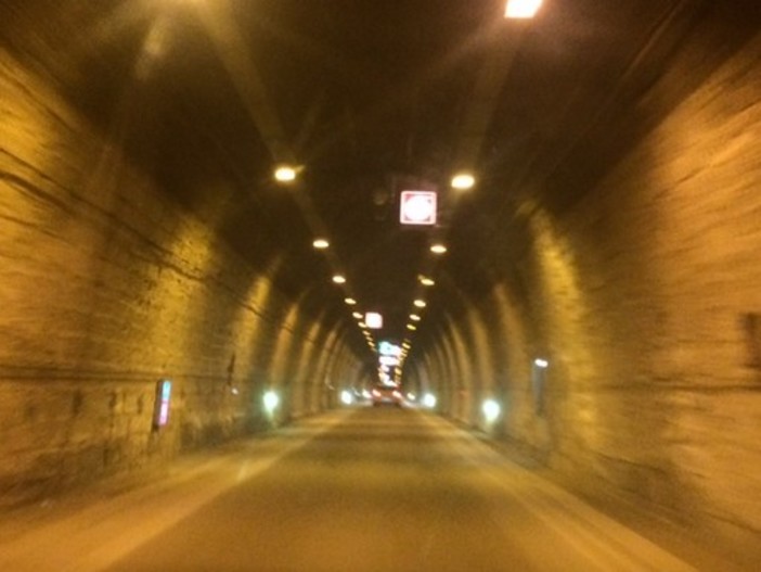 Riaperto al traffico il tunnel di Tenda dopo il guasto all'impianto antincendio della galleria