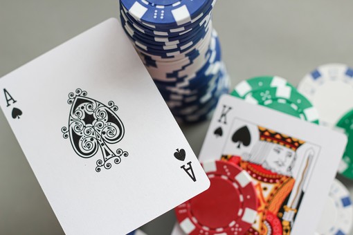 La storia del poker sportivo: dal saloon all'arena internazionale