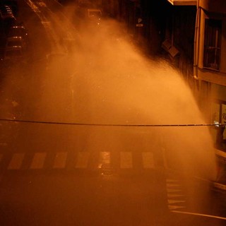Esplode geyser nella notte a Imperia: ambulanza e automedica costrette a cambiare percorso per raggiungere una persona in difficoltà Esplode geyser nella notte a Imperia: ambulanza e automedica costrette a cambiare percorso per raggiungere una persona in difficoltà