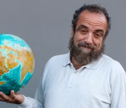 Sei gradi”, lo spettacolo di Giobbe Covatta al Teatro Sandro Palmieri di Diano Marina Sei gradi”, lo spettacolo di Giobbe Covatta al Teatro Sandro Palmieri di Diano Marina