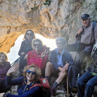 Camminare e scoprire l’entroterra ligure con la guida escursionistica Marina Caramellino Camminare e scoprire l’entroterra ligure con la guida escursionistica Marina Caramellino