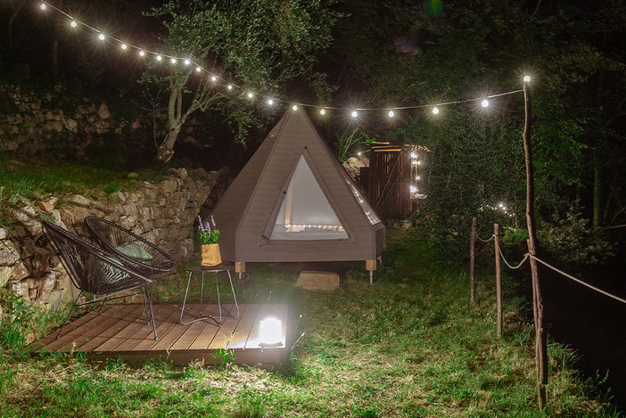 Nell’Imperiese esplode il fenomeno “glamping”, il campeggio chic all’aria aperta Nell’Imperiese esplode il fenomeno “glamping”, il campeggio chic all’aria aperta