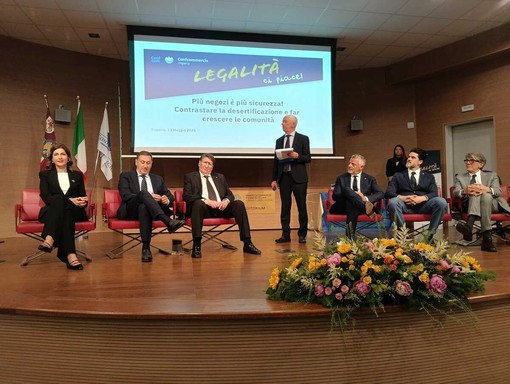 Legalità e sicurezza, l’allarme di Confcommercio: cresce la preoccupazione per le serrande abbassate (Video)