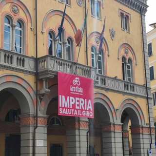 Giro d'Italia, chiudono le scuole a Imperia per il passaggio della carovana rosa