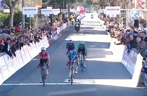 L’Imperiese Nicolò Garibbo conquista la tappa inaugurale al Giro di Sardegna: prima vittoria tra i professionisti