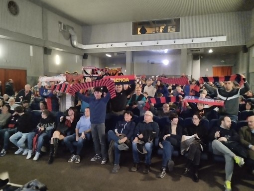 "Genoa, comunque e ovunque", pienone al Centrale per il docufilm sul Grifone