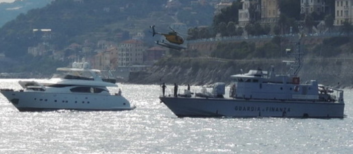 Imperia, 11 chili di droga sequestrati dalla guardia di finanza in un’operazione marittima