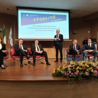 Legalità e sicurezza, l’allarme di Confcommercio: cresce la preoccupazione per le serrande abbassate (Video)
