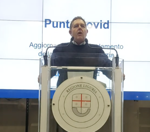 Giovanni Toti accusato di falso, ha truccato i dati dei contagi per Covid Giovanni Toti accusato di falso, ha truccato i dati dei contagi per Covid