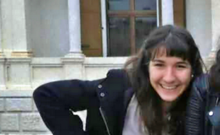 Scuole e licei di tutta la provincia ricordano con un minuto di silenzio Giulia, la ragazza uccisa dall'ex fidanzato Scuole e licei di tutta la provincia ricordano con un minuto di silenzio Giulia, la ragazza uccisa dall'ex fidanzato