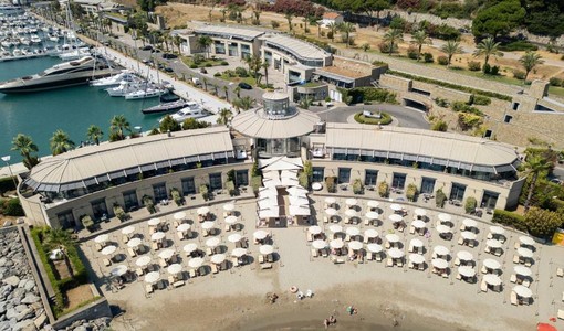 All'Hotel Riviera dei Fiori l’aperitivo con il neurologo Carlo Serrati (Video) All'Hotel Riviera dei Fiori l’aperitivo con il neurologo Carlo Serrati (Video)