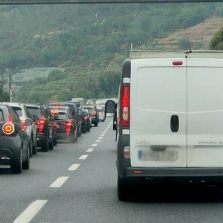 Scontro tra tre mezzi in A10 tra Spotorno e Feglino: un ferito in codice giallo