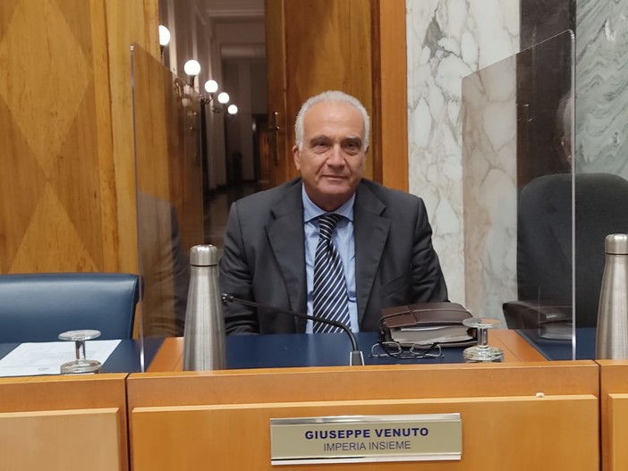 Imperia, prima seduta di consiglio comunale per Giuseppe Venuto: “Il compito del consigliere è saper ascoltare e proporre” Imperia, prima seduta di consiglio comunale per Giuseppe Venuto: “Il compito del consigliere è saper ascoltare e proporre”