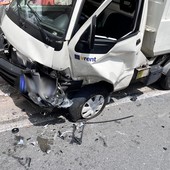 Sanremo: auto contromano provoca frontale, morto uno dei due netturbini