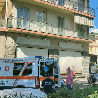 Incidente in Via Delbecchi a Imperia: donna di 56 anni investita sulle strisce da un’auto
