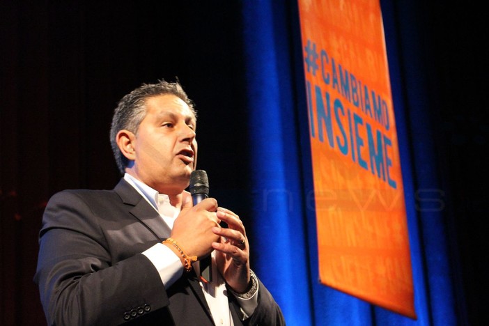 Roma: Teatro Brancaccio gremito per la convention del Presidente di Regione Liguria Giovanni Toti "L'Italia è cambiata e la nostra classe dirigente non se ne è accorta" (Foto e Video)