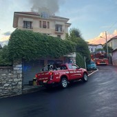 Imperia, tetto di villa Berio in fiamme a Oneglia Imperia, tetto di villa Berio in fiamme a Oneglia