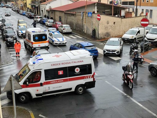 Incidente stradale all’incrocio tra via Schiva e via Alfieri: in ospedale donna di 46 anni Incidente stradale all’incrocio tra via Schiva e via Alfieri: in ospedale donna di 46 anni