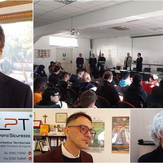 A scuola di monopattino, ecco i consigli della polizia stradale per guidarli in sicurezza (foto e video) A scuola di monopattino, ecco i consigli della polizia stradale per guidarli in sicurezza (foto e video)