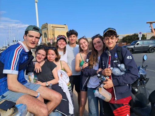 Imperia capitale della Spi Dauphine: 500 studenti francesi animano la Marina Imperia capitale della Spi Dauphine: 500 studenti francesi animano la Marina