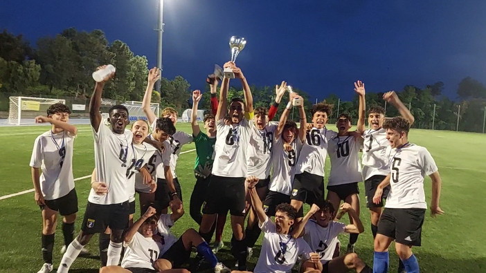 Coppa Punta dell'Olmo, l'Under 16 dell'Imperia vince il torneo di Celle (foto) Coppa Punta dell'Olmo, l'Under 16 dell'Imperia vince il torneo di Celle (foto)