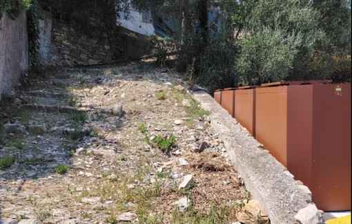 Costa d’Oneglia alle prese con il nuovo sistema rifiuti. Proteste dei residenti: “Posizionamento scomodo e orari poco compatibili con la vita quotidiana”