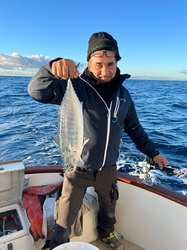 Pesce pescato dai soci dell'Imperia Fishing Club donato agli assistiti del San Vincenzo de Paoli Pesce pescato dai soci dell'Imperia Fishing Club donato agli assistiti del San Vincenzo de Paoli