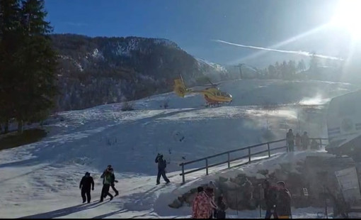 Incidente sulla neve a Monesi, bimba ferita mentre scende con il bob (video)
