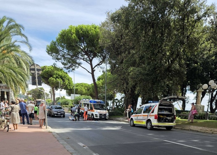Diano Marina, doppio investimento davanti alla chiesa Diano Marina, doppio investimento davanti alla chiesa