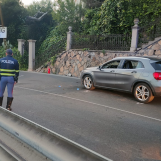 Imperia,  gravissimo frontale auto-moto in via D'Annunzio: motociclista in codice rosso