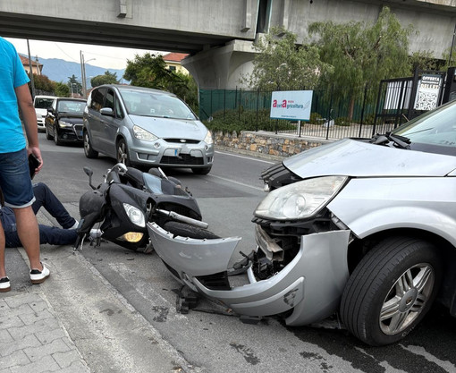Incidente in via Airenti a Caramagna, giovane in ospedale