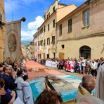 Infiorata di via Carducci a Imperia Infiorata di via Carducci a Imperia