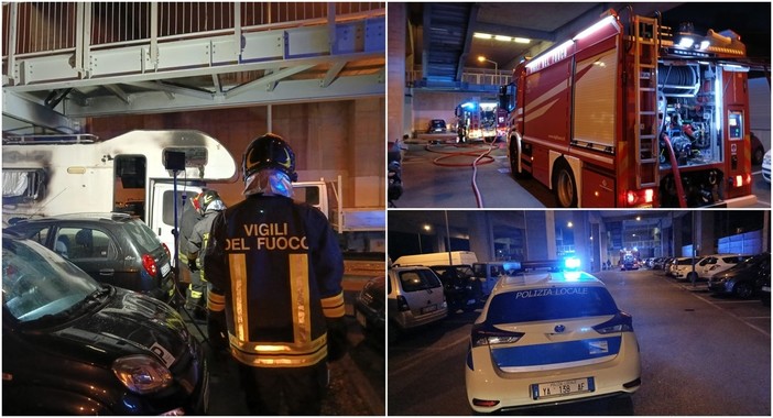 Camper in fiamme sotto la stazione di Imperia (Video) Camper in fiamme sotto la stazione di Imperia (Video)