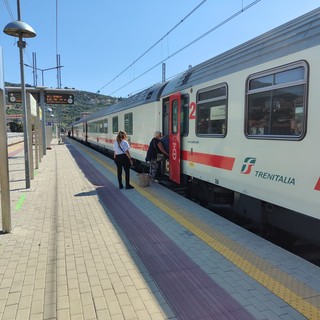 Anche in Liguria l'iniziativa ‘Frecciarosa’ per portare sui treni la prevenzione del tumore al seno