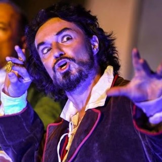 'Il Barbiere di Siviglia' al teatro Cavour di Imperia. Nella foto il baritono Gabriele Nani (Figaro) 'Il Barbiere di Siviglia' al teatro Cavour di Imperia. Nella foto il baritono Gabriele Nani (Figaro)