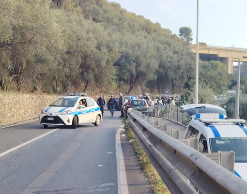 Imperia, scontro tra auto e moto in via Nazionale: ferito in codice rosso