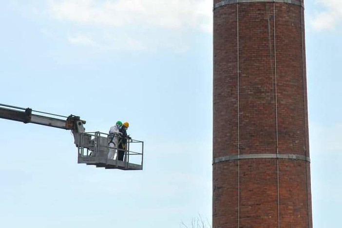Imperia, demolizione della ciminiera ex Ferriere: un plauso a Sara Serafini per il suo intervento Imperia, demolizione della ciminiera ex Ferriere: un plauso a Sara Serafini per il suo intervento