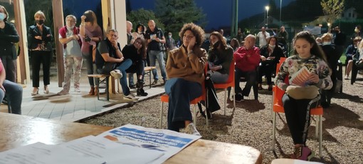 Elezioni a Diano Arentino, soddisfazione per la partecipazione all'incontro della lista "Insieme per Arentino" (foto) Elezioni a Diano Arentino, soddisfazione per la partecipazione all'incontro della lista "Insieme per Arentino" (foto)