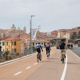 Sicurezza e convivenza sulla ciclabile di Imperia, il grido d’allarme degli utenti