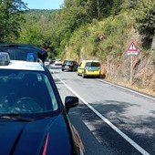 Auto esce di strada a Pornassio, ferito un settantenne
