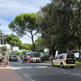 Diano Marina, doppio investimento davanti alla chiesa