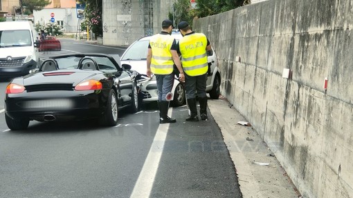 Frontale sull'Aurelia tra Imperia e San Lorenzo al Mare: moto coinvolta fugge via Frontale sull'Aurelia tra Imperia e San Lorenzo al Mare: moto coinvolta fugge via