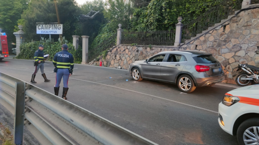 Imperia,  gravissimo frontale auto-moto in via D'Annunzio: motociclista in codice rosso